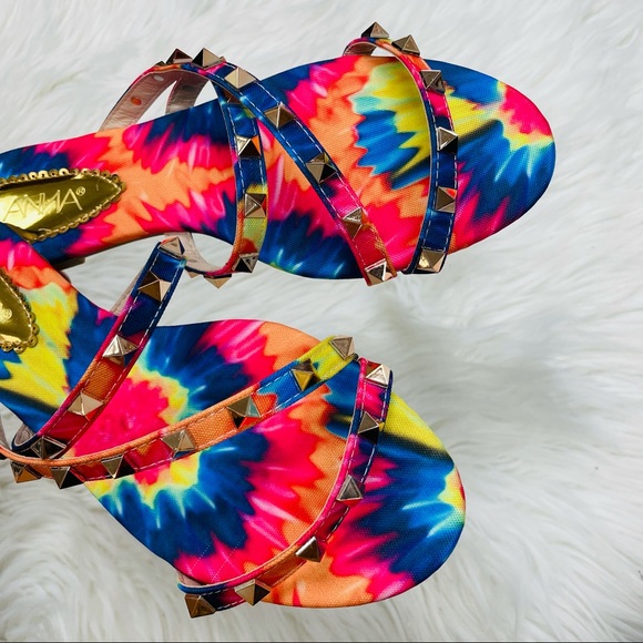 NWT Tie dye criss cross sandal - Picture 9 of 9